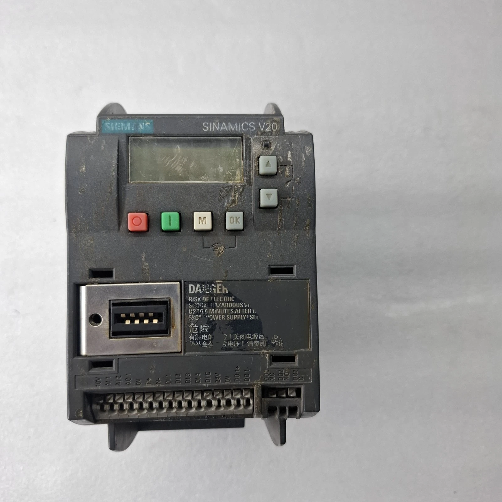 SIEMENS 6SL3210-5BB17-5UV0 SINAMICS V20 0.75HP FOR PARTS